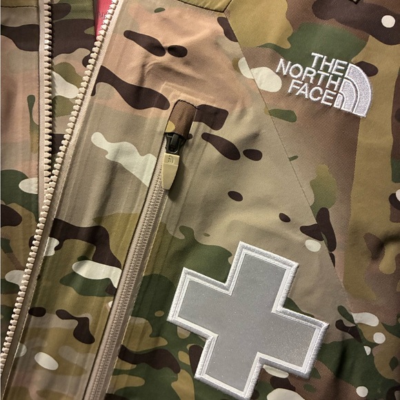 The North Face Supreme Camo Jacket - Picture 11 of 12